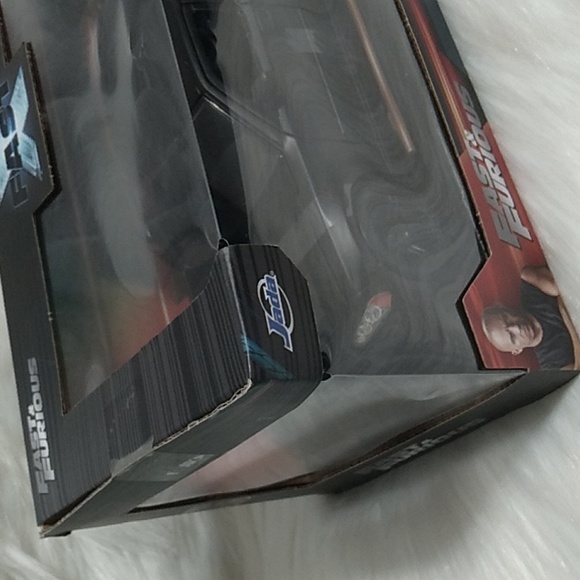 NWT XFAST Jada Fast & Furious 2006 Dodge Charger Scale 1/24 - Picture 2 of 12